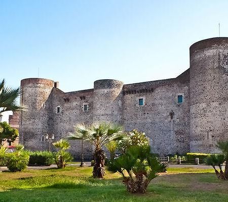 فيلا La Finestra Sul Castello كاتانيا المظهر الخارجي الصورة